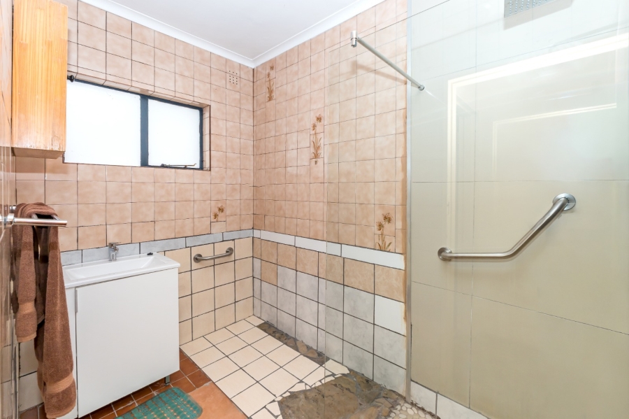 To Let 3 Bedroom Property for Rent in Rondebosch East Western Cape